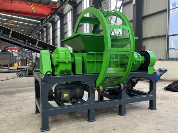 Double Shaft Shredder Machine